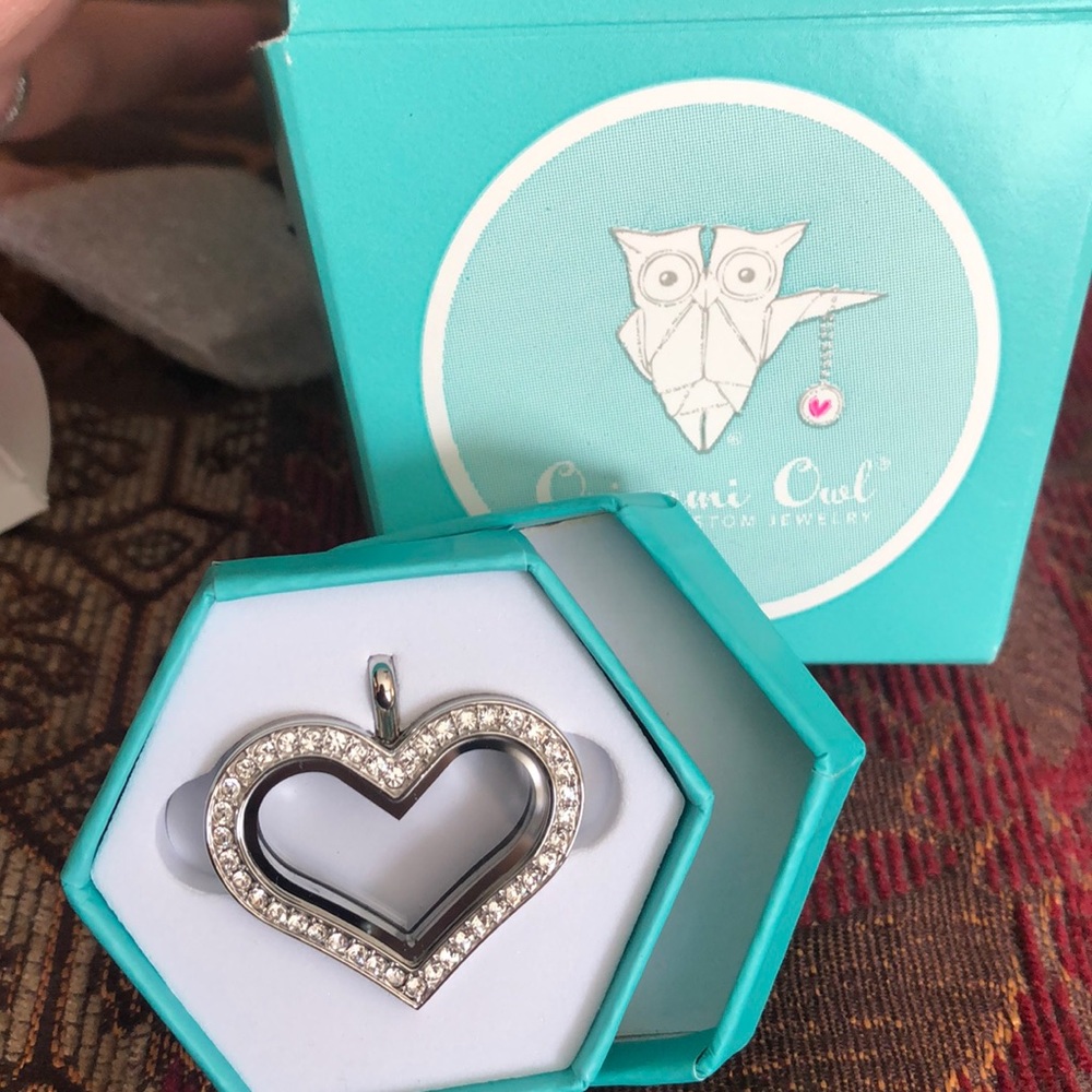 Origami owl locket - Picture 2 of 2